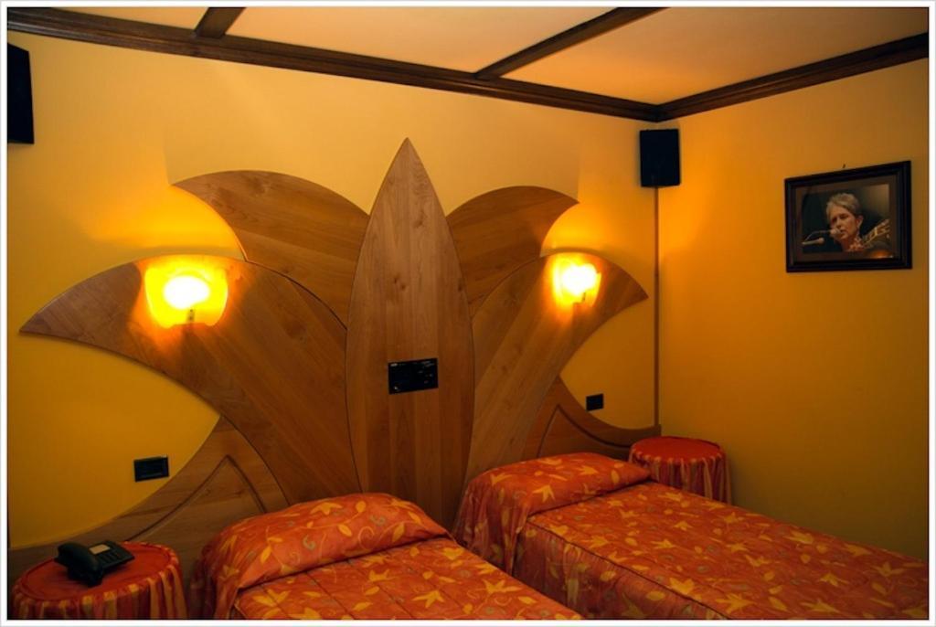 Hotel California Champoluc Bagian luar foto