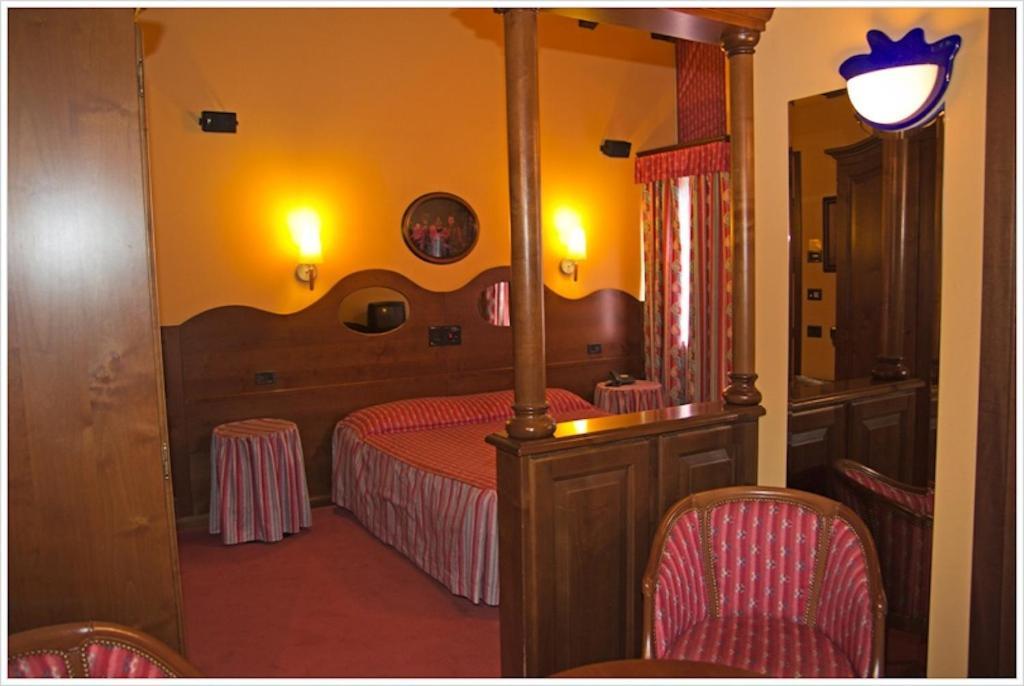 Hotel California Champoluc Bagian luar foto