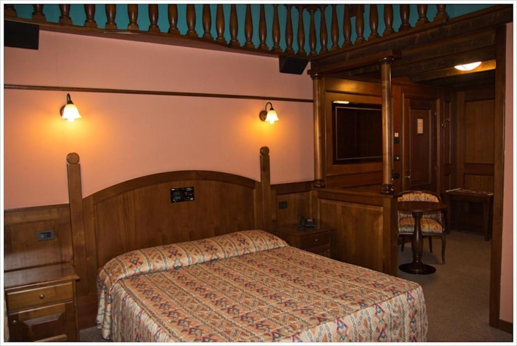 Hotel California Champoluc Bagian luar foto