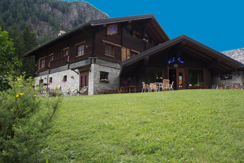 Hotel California Champoluc Bagian luar foto