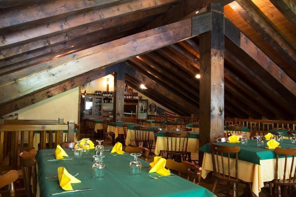 Hotel California Champoluc Bagian luar foto