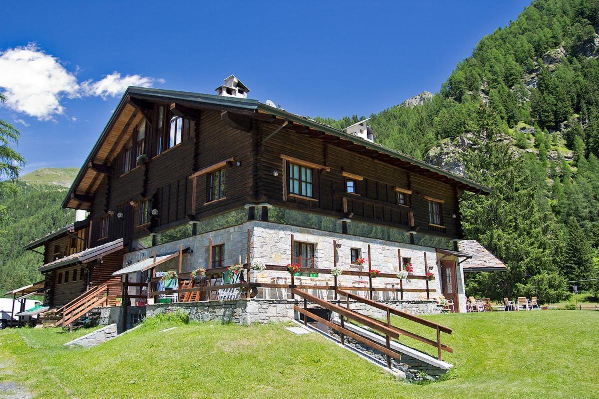 Hotel California Champoluc Bagian luar foto